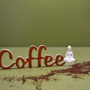 Medinis pastatomas užrašas "Coffee"