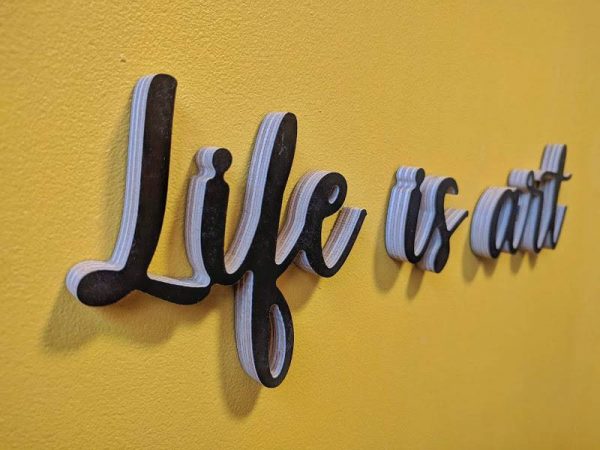 Medinis pakabinamas užrašas "Life is art" - Image 2